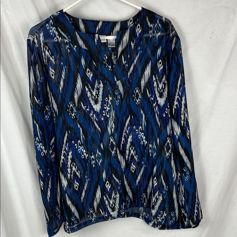 Chicos Blue and White Sheer Lightweight Patterned Blouse